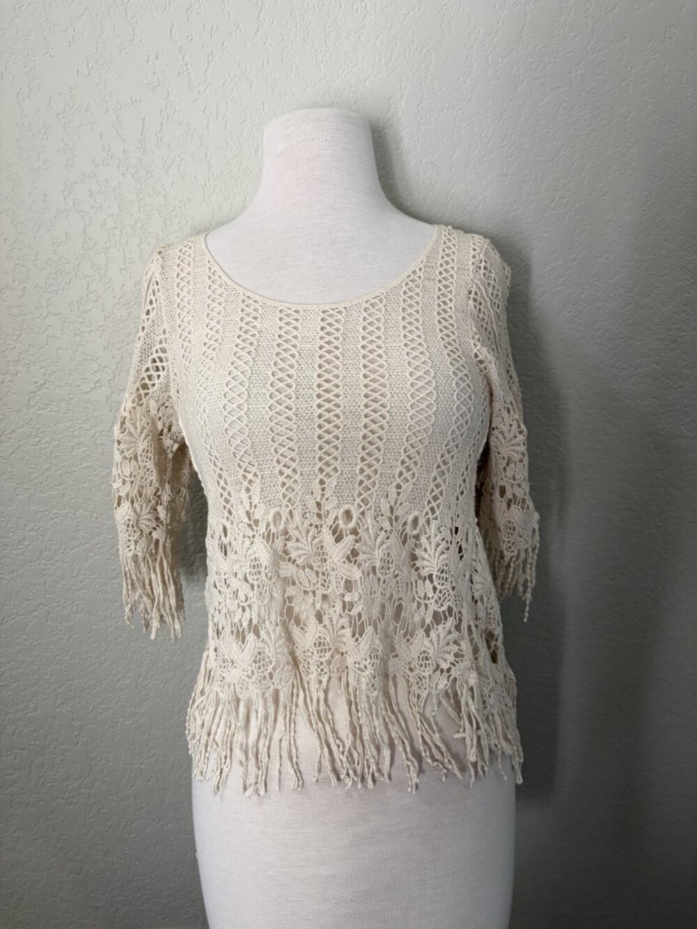 Vintage Crochet Lace Breeze Over Ivory Fringe Hen Top Cottagecore Boho Sz S
